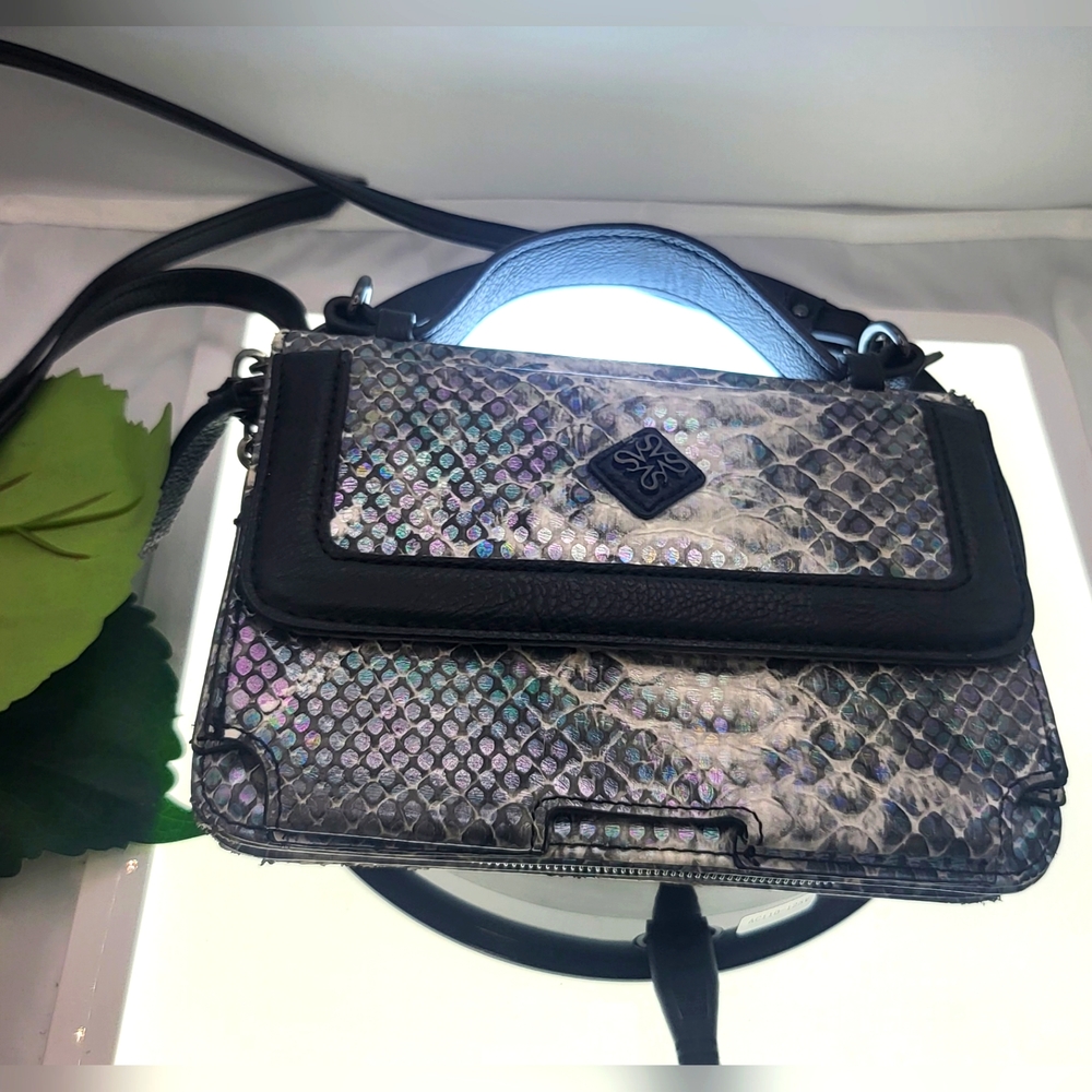 Snakeskin Handbag Simply Vera Wang $200msrp Irrid… - image 1